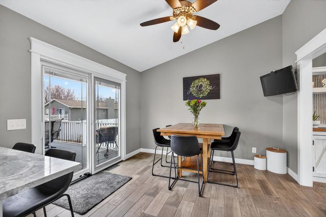 810 W Pine Street, Eldridge, IA 52748