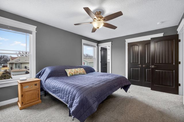 810 W Pine Street, Eldridge, IA 52748