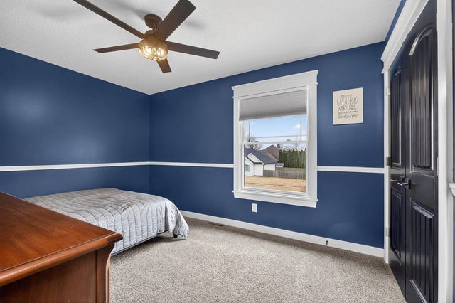 810 W Pine Street, Eldridge, IA 52748