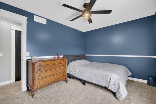 810 W Pine Street, Eldridge, IA 52748