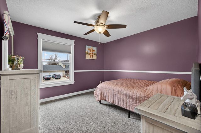 810 W Pine Street, Eldridge, IA 52748