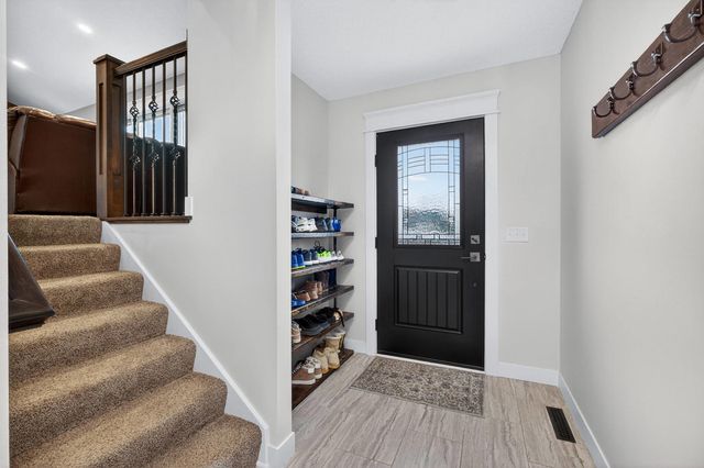 810 W Pine Street, Eldridge, IA 52748