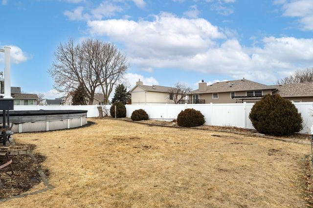 810 W Pine Street, Eldridge, IA 52748