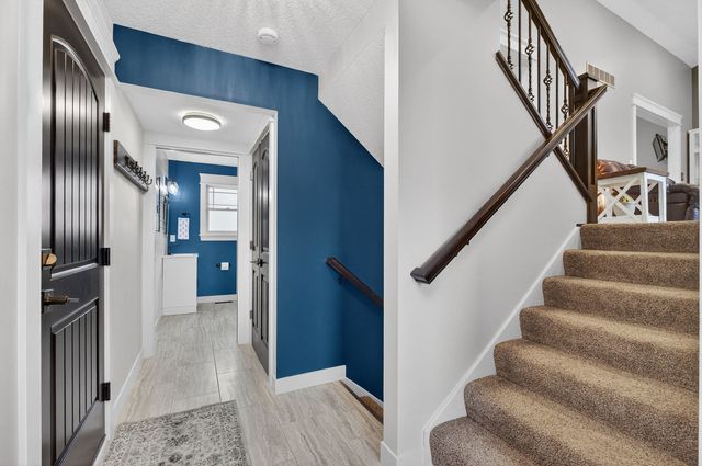 810 W Pine Street, Eldridge, IA 52748