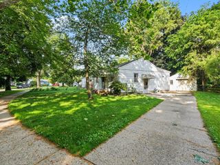 533 Hunt Place, Ypsilanti Twp, MI 48198