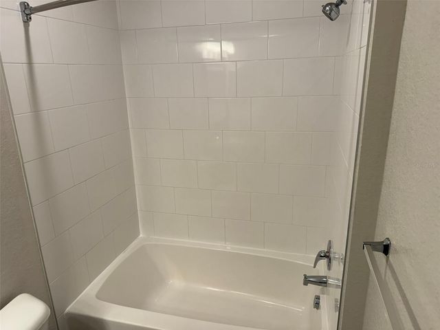 2420 ANN ROU ROAD 201, Tavares, FL 32778