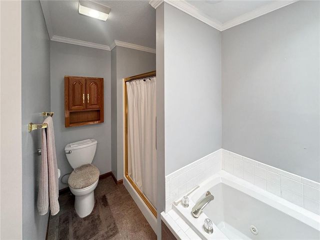 100 W 12th Street, Higginsville, MO 64037