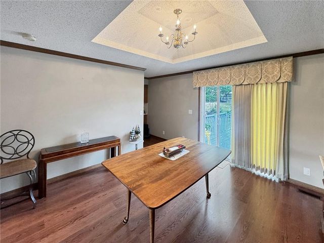 100 W 12th Street, Higginsville, MO 64037