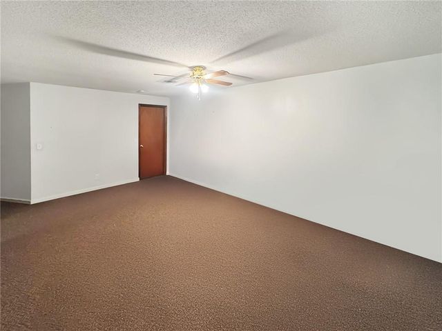 100 W 12th Street, Higginsville, MO 64037