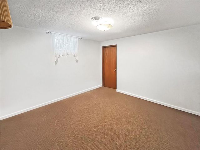 100 W 12th Street, Higginsville, MO 64037