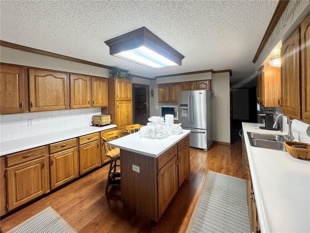 100 W 12th Street, Higginsville, MO 64037