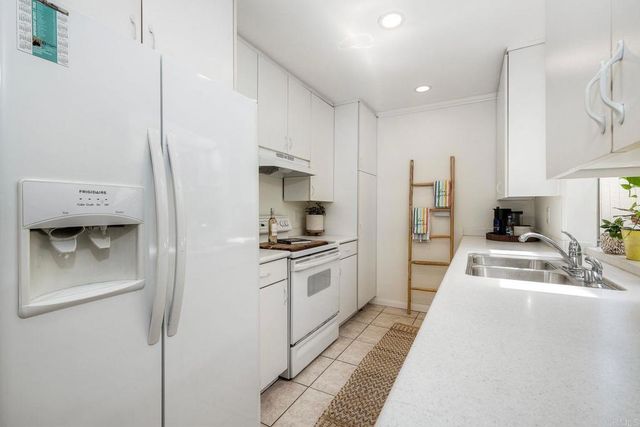 3852 Basilone 2, San Diego, CA 92110