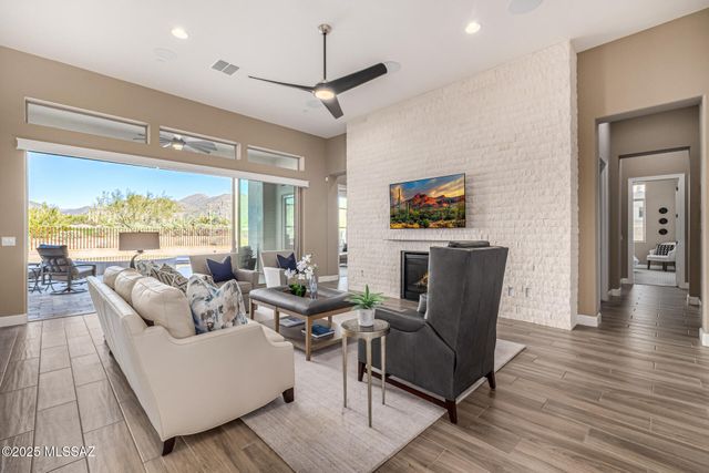 6380 W Quiet Night Drive, Marana, AZ 85658