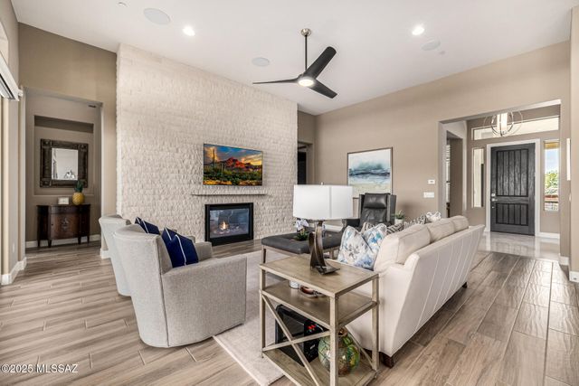 6380 W Quiet Night Drive, Marana, AZ 85658