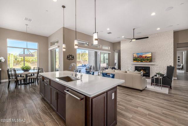 6380 W Quiet Night Drive, Marana, AZ 85658