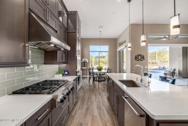 6380 W Quiet Night Drive, Marana, AZ 85658