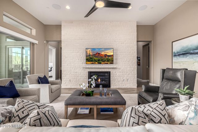 6380 W Quiet Night Drive, Marana, AZ 85658