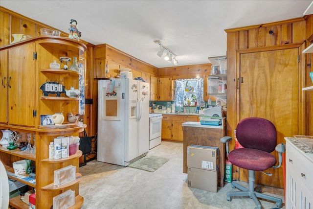 378 Archway RD, Blue Ridge, VA 24064