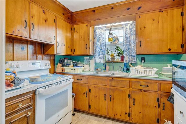 378 Archway RD, Blue Ridge, VA 24064