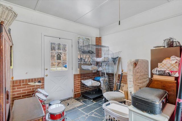 378 Archway RD, Blue Ridge, VA 24064