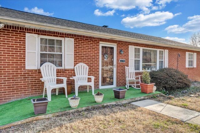 378 Archway RD, Blue Ridge, VA 24064