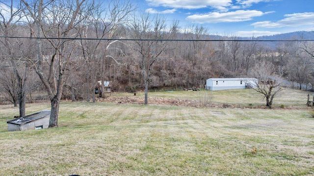 378 Archway RD, Blue Ridge, VA 24064