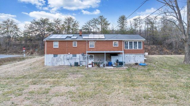 378 Archway RD, Blue Ridge, VA 24064