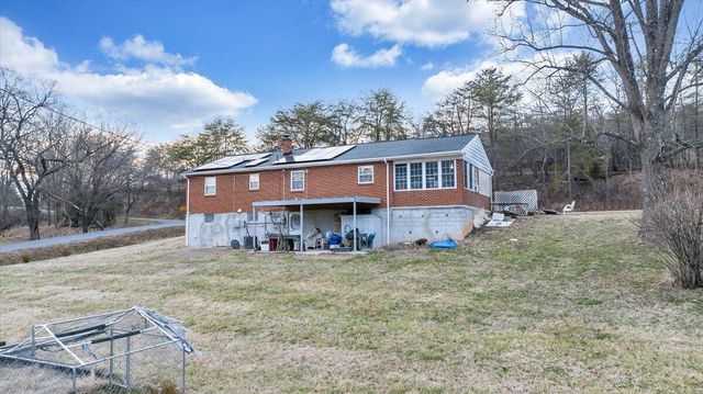 378 Archway RD, Blue Ridge, VA 24064
