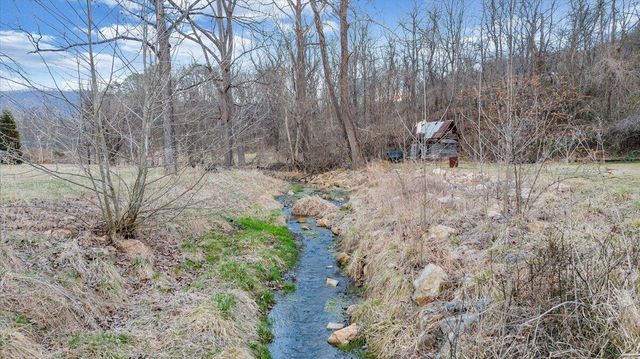 378 Archway RD, Blue Ridge, VA 24064