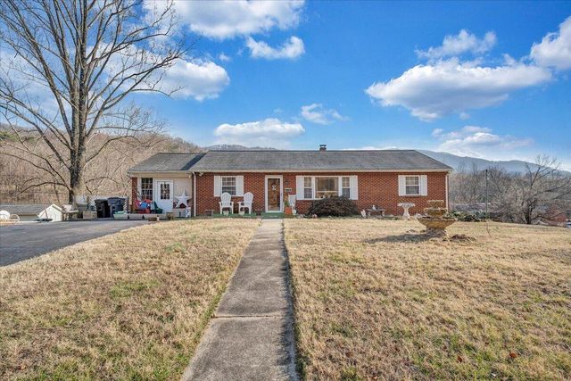 378 Archway RD, Blue Ridge, VA 24064