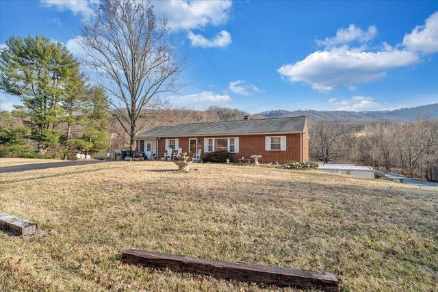 378 Archway RD, Blue Ridge, VA 24064