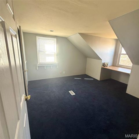 5548 Shaw Avenue, St Louis, MO 63110