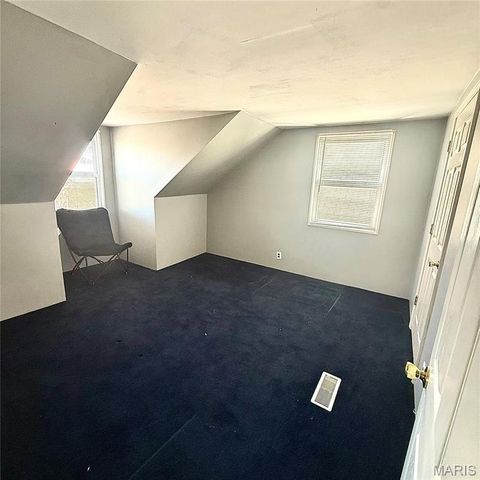 5548 Shaw Avenue, St Louis, MO 63110