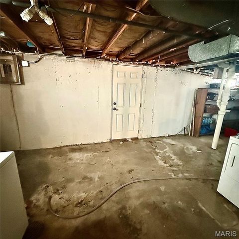 5548 Shaw Avenue, St Louis, MO 63110