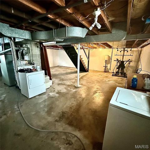 5548 Shaw Avenue, St Louis, MO 63110