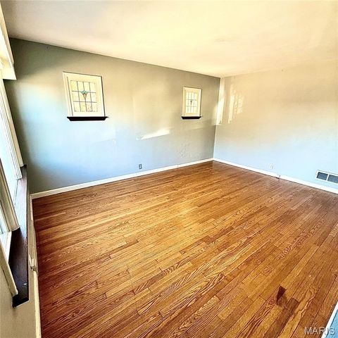 5548 Shaw Avenue, St Louis, MO 63110