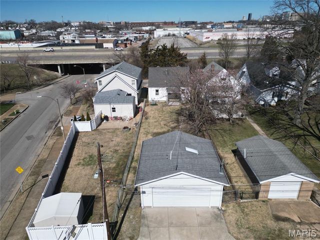 5548 Shaw Avenue, St Louis, MO 63110