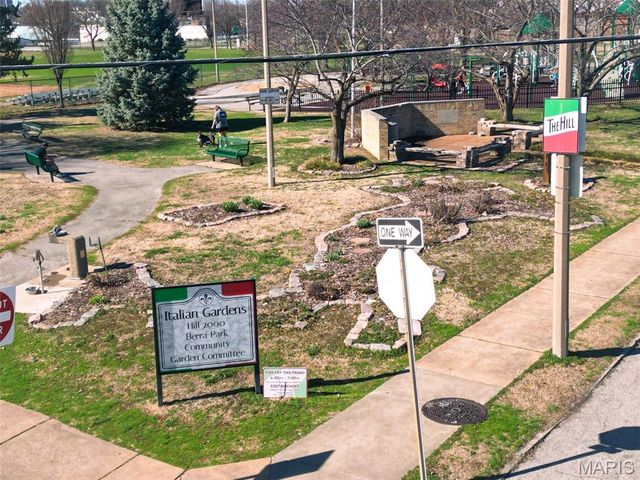 5548 Shaw Avenue, St Louis, MO 63110