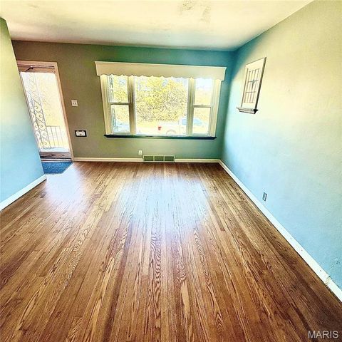 5548 Shaw Avenue, St Louis, MO 63110