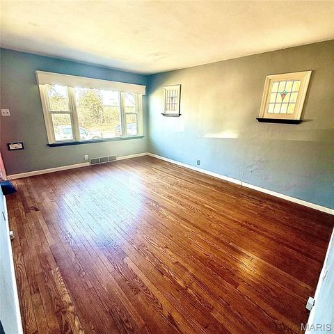 5548 Shaw Avenue, St Louis, MO 63110