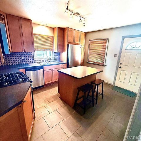 5548 Shaw Avenue, St Louis, MO 63110