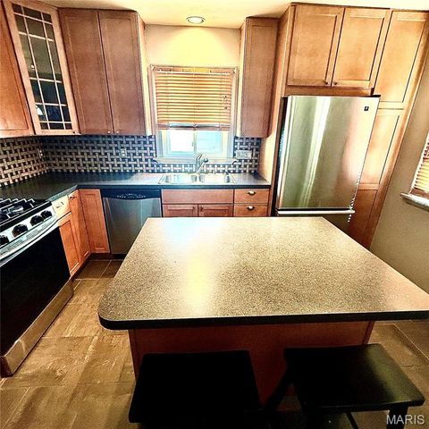 5548 Shaw Avenue, St Louis, MO 63110