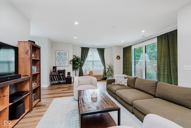 1826 Rosette Way, Indianapolis, IN 46202