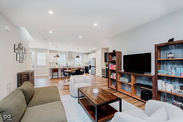 1826 Rosette Way, Indianapolis, IN 46202