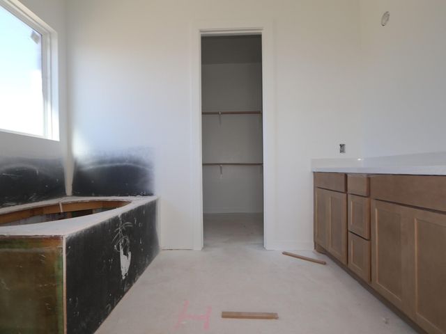 137 Bishop Wood RD, Dripping Springs, TX 78620