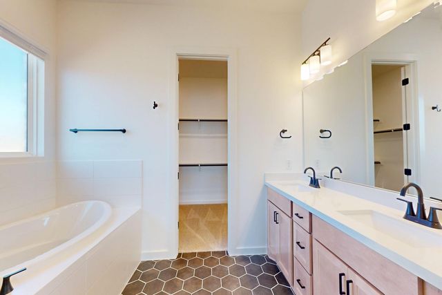 137 Bishop Wood RD, Dripping Springs, TX 78620