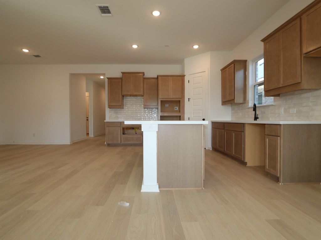 137 Bishop Wood RD, Dripping Springs, TX 78620