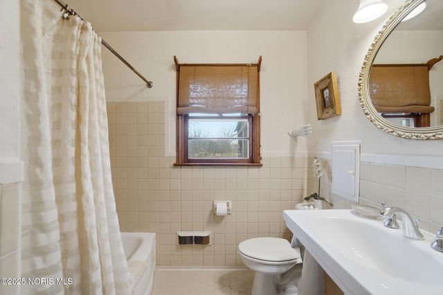 28536 Mccarty Drive, Perrysburg, OH 43551