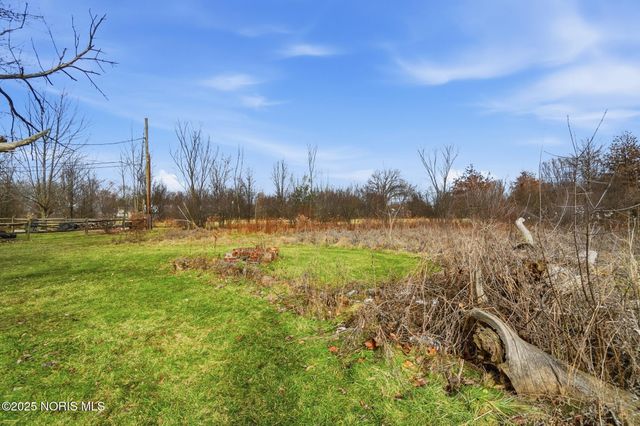 28536 Mccarty Drive, Perrysburg, OH 43551