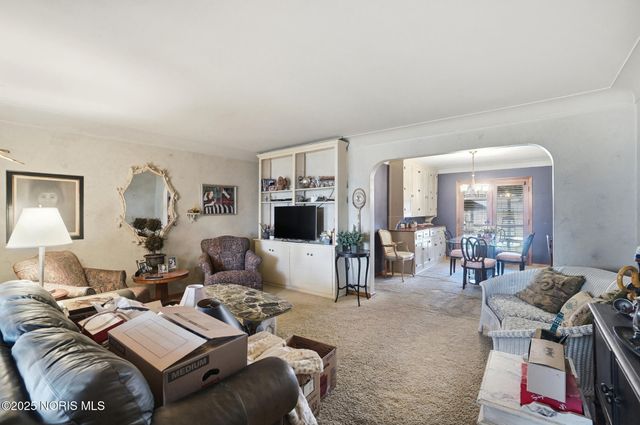 28536 Mccarty Drive, Perrysburg, OH 43551